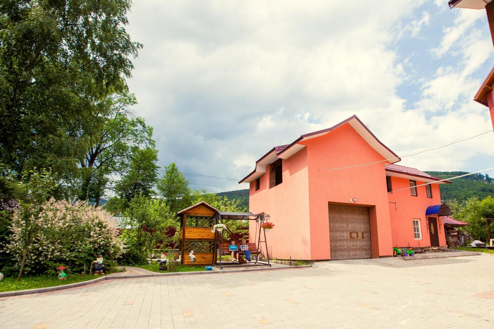 Berizka Bed & Breakfast Yaremche Exterior photo