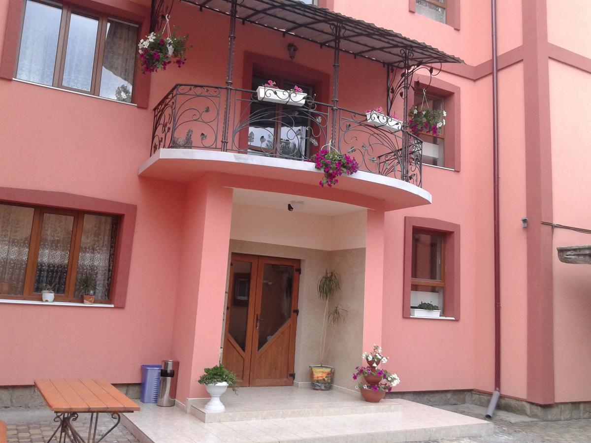 Berizka Bed & Breakfast Yaremche Exterior photo